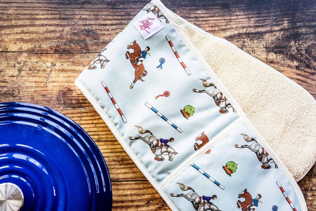 Emily Cole Show Jumping Oven Gloves