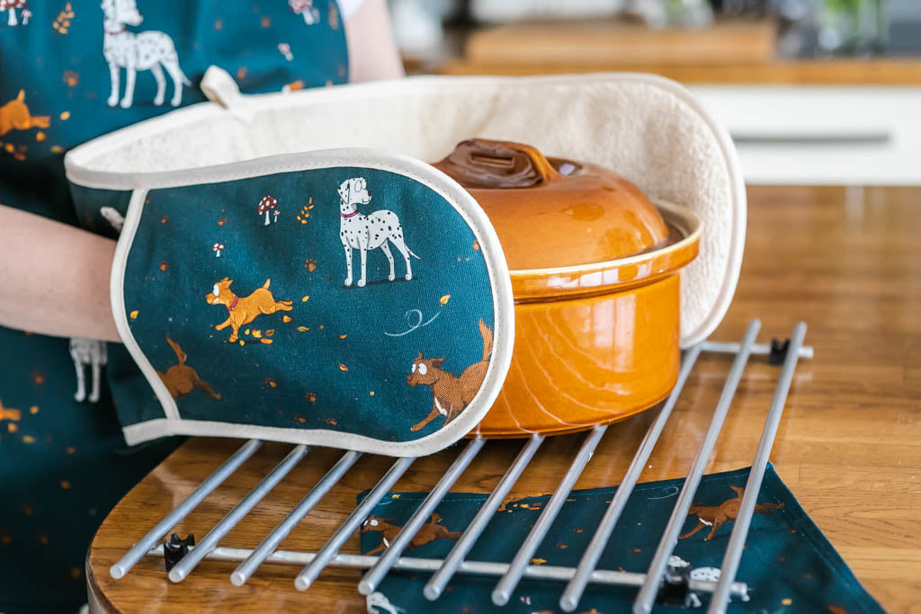 Emily Cole Muddy Paws Oven Gloves